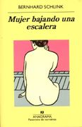 Mujer Bajando una Escalera