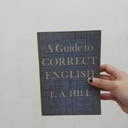 A guide to correct english (det.) (en Inglés)