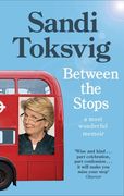 Between the Stops: The View of my Life From the top of the Number 12 Bus: The Long-Awaited Memoir From the Star of qi and the Great British Bake off (en Inglés)