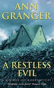 A Restless Evil (a Mitchell & Markby Mystery) (en Inglés)