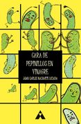 Cara de pepinillos en vinagre