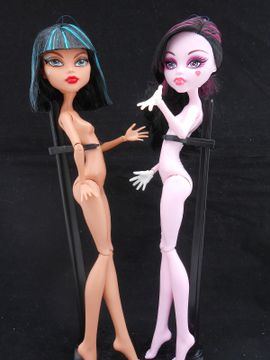 NEW Monster High I Love Shoes Draculaura & Cleo De Nile Naked Nude Dolls  comprar en tu tienda online Buscalibre Estados Unidos