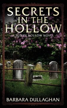 portada Secrets in the Hollow (en Inglés)
