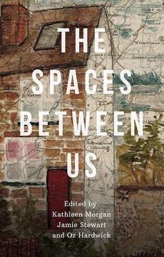 portada The Spaces Between us (en Inglés)