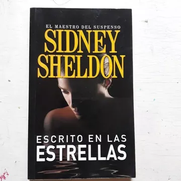 portada Escrito en las Estrellas Sidney Sheldon ed. 2014