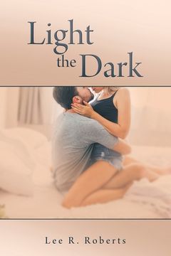 portada Light the Dark (en Inglés)