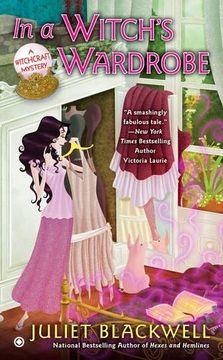 portada In a Witch's Wardrobe: A Witchcraft Mystery (Witchcraft Mysteries) (en Inglés)