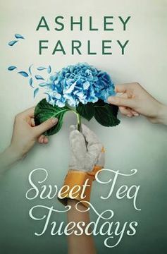 portada Sweet Tea Tuesdays (en Inglés)