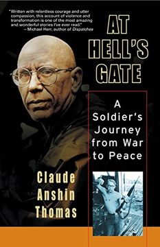 portada At Hell's Gate: A Soldier's Journey From war to Peace (en Inglés)