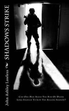 portada Shadows Strike (en Inglés)