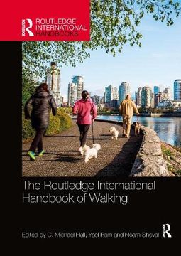 portada The Routledge International Handbook of Walking (en Inglés)