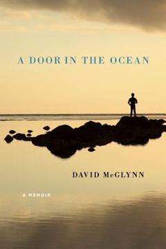 portada a door in the ocean: a memoir (en Inglés)