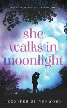 portada She Walks in Moonlight (en Inglés)