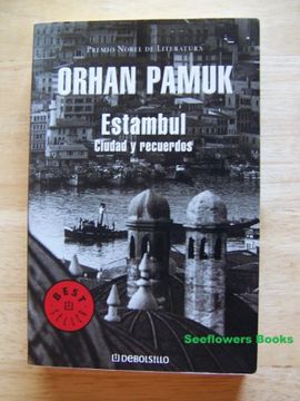 portada Estambul - Ciudad y Recuerdos (Bestseller (Debolsillo))
