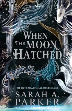 portada When the Moon Hatched (in English)