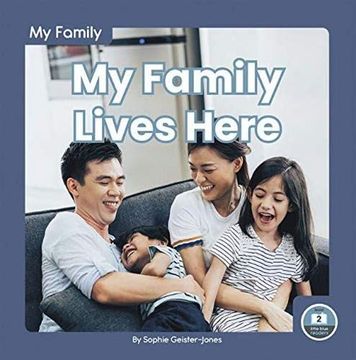 portada My Family Lives Here (en Inglés)