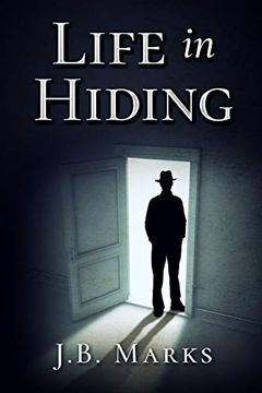 portada Life in Hiding (en Inglés)