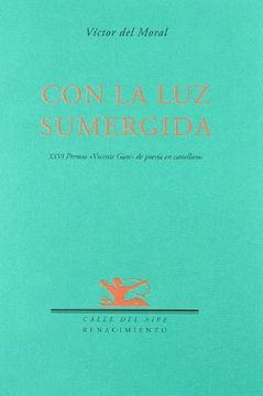 portada Con La Luz Sumergida (in Spanish)