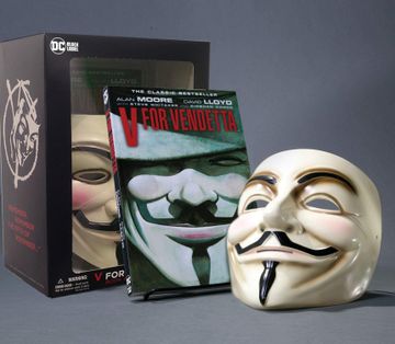 portada V for Vendetta Book & Mask set (in English)