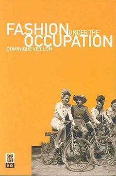 portada fashion under the occupation (en Inglés)
