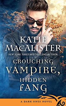 portada Crouching Vampire, Hidden Fang (in English)