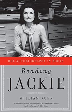 portada Reading Jackie: Her Autobiography in Books (en Inglés)