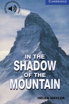 portada In the Shadow of the Mountain (en Inglés)