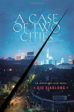 portada A Case of two Cities: An Inspector Chen Novel (Detective Inspector Chen Novels) 