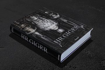 HR Giger XXL (in Trilingüe)