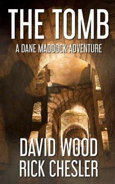 portada The Tomb: A Dane Maddock Adventure (en Inglés)