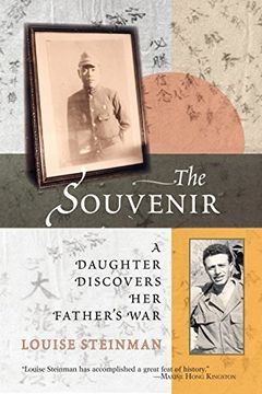 portada The Souvenir: A Daughter Discovers her Father's war (in English)