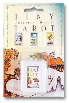 portada Tiny Tarot key Chain (en Inglés)