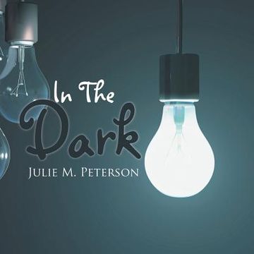 portada In The Dark (en Inglés)