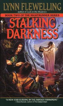 portada Stalking Darkness (Nightrunner) (en Inglés)
