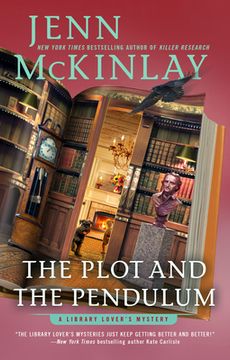 portada The Plot and the Pendulum (a Library Lover'S Mystery) (en Inglés)