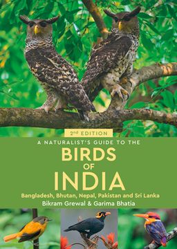 portada A Naturalist's Guide to the Birds of India (en Inglés)