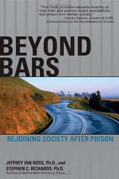 portada Beyond Bars: Rejoining Society After Prison (en Inglés)