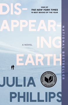 portada Disappearing Earth (in English)
