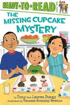portada missing cupcake mystery (in English)