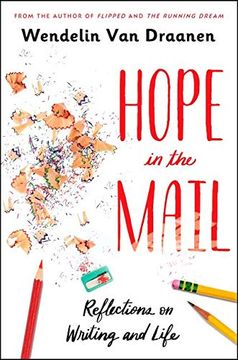 portada Hope in the Mail: Reflections on Writing and Life (en Inglés)