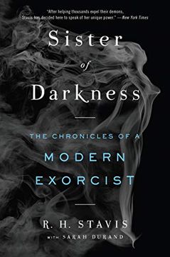 portada Sister of Darkness: The Chronicles of a Modern Exorcist (in English)