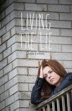 portada Living the Lie (Teen Reads V)