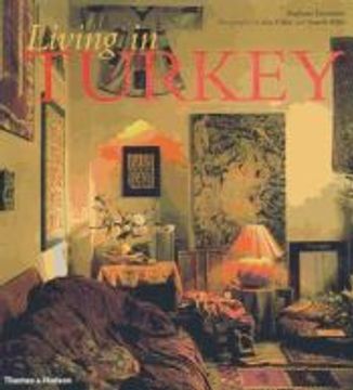 portada Living in Turkey (en Inglés)