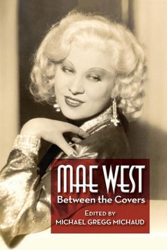 portada Mae West: Between the Covers (en Inglés)