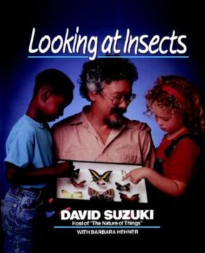 portada looking at insects (en Inglés)