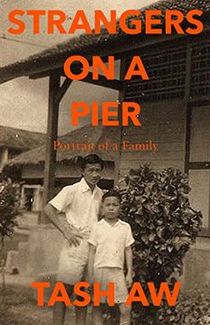 portada Strangers on a Pier: Portrait of a Family (en Inglés)