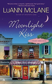 portada Moonlight Kiss: A Cricket Creek Novel (en Inglés)