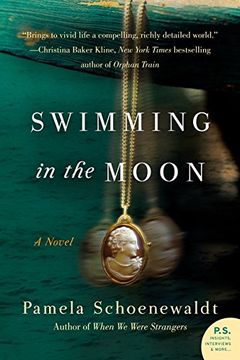 portada Swimming in the Moon (in English)