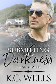 portada Submitting to the Darkness (in English)
