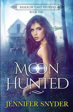 portada Moon Hunted (in English)
